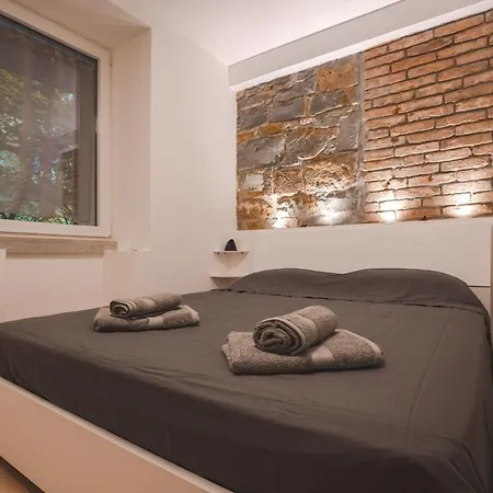 Superfast Fibre & Netflix Modern Roiano Appartement *