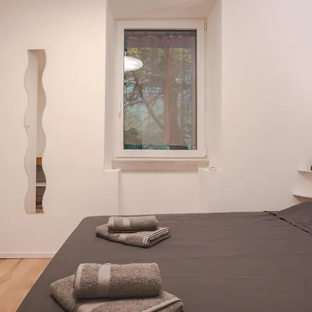 Superfast Fibre & Netflix Modern Roiano Trieste